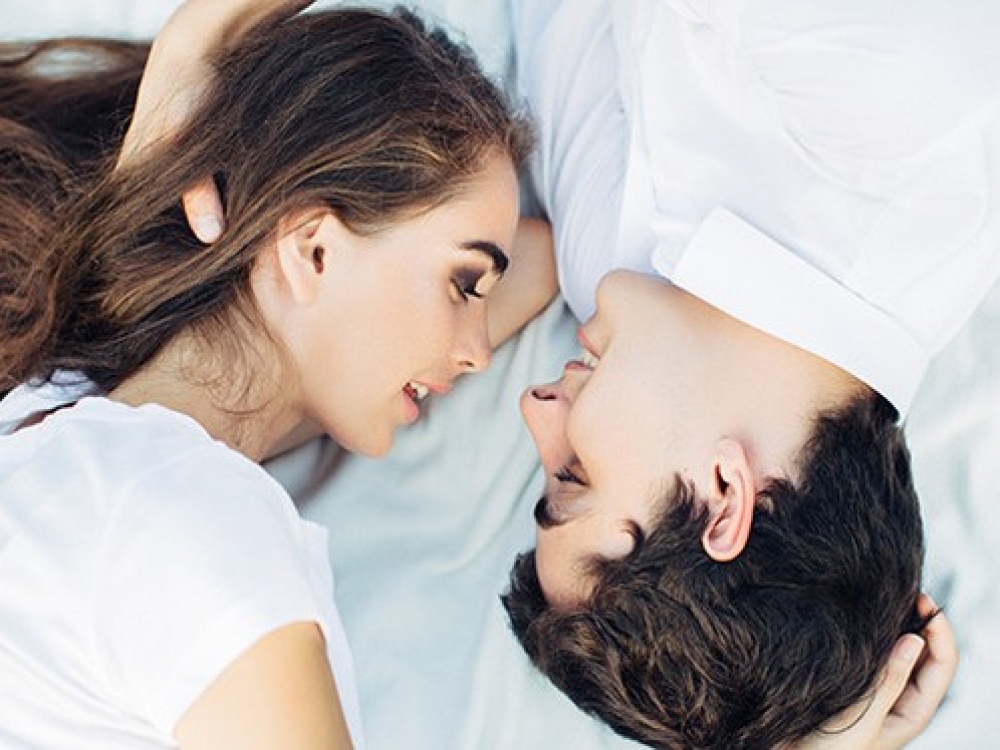 Seksualinė trauka neapsiriboja tik seksu, ji remiasi vis gimstančiu noru iš naujo atrasti partnerį. Jeigu esu prie tavęs „prisiklijavęs“, nieko negaliu tavyje pamatyti. 
