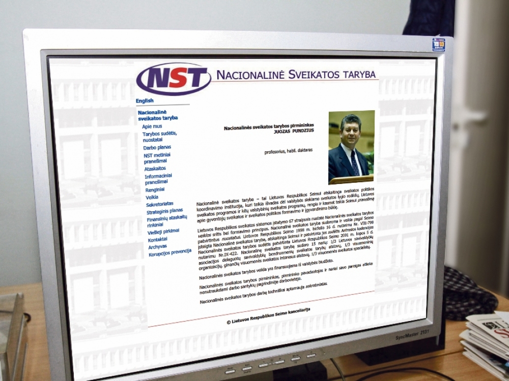 Atsigauti negali ne tik pati Nacionalinė sveikatos taryba, bet ir jos internetinis puslapis, kuriame vis dar „kabo“ informacija su buvusiu ilgamečiu pirmininku prof. Juozu Pundziumi. 