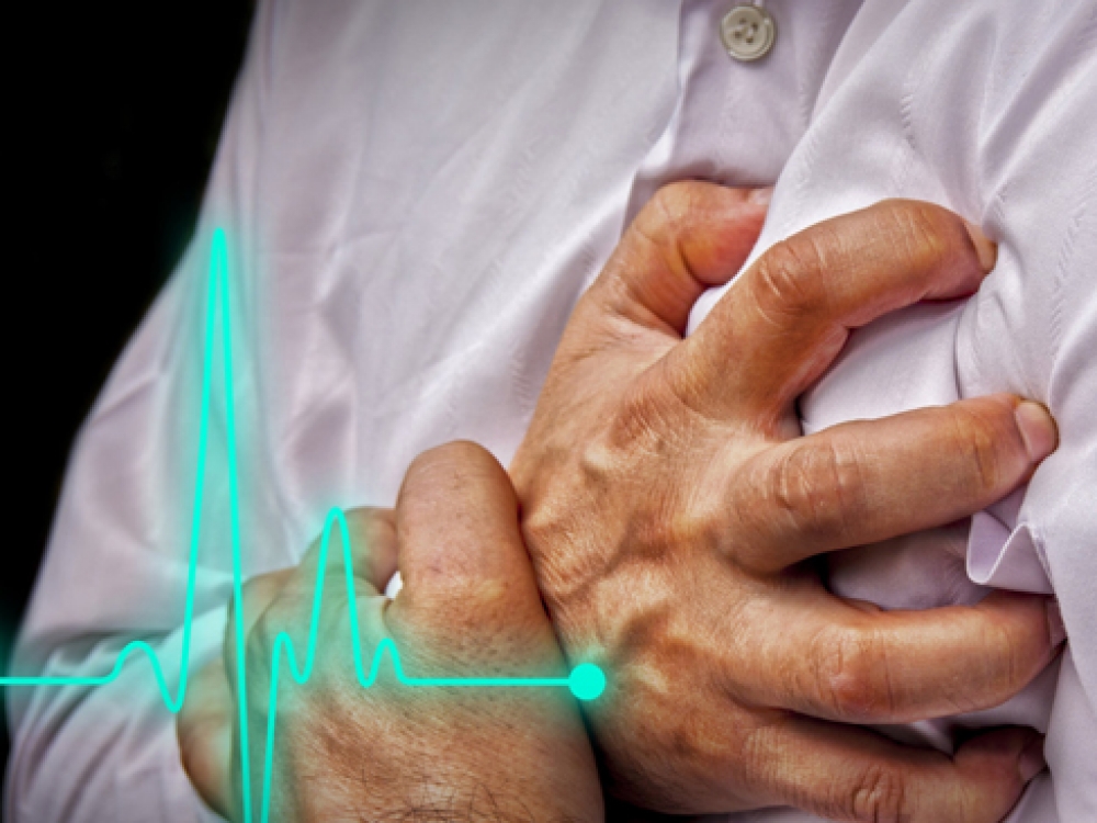 Didžiausias dėmesys norint sumažinti širdies ir kraujotakos ligų riziką tenka tinkamai cholesterolio koncentracijos, arterinio kraujospūdžio korekcijai ir vieno bene didžiausią žalą turinčio įpročio – rūkymo – kontrolei.