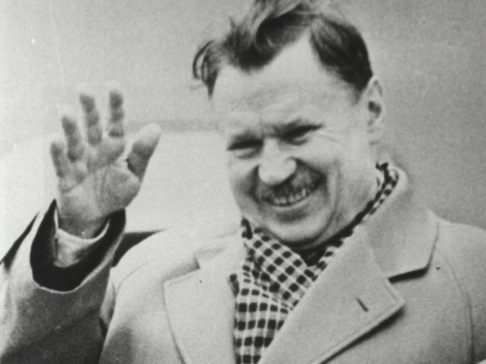 Ilgametis LKP CK pirmasis sekretorius Antanas Sniečkus mėgo ilsėtis Druskininkuose. 1974 m. sausį gydytojų komisija rekomendavo A.Sniečkui keliauti į Druskininkus „profilaktinei reabilitacijai“ – ligonis skundėsi sausu kosuliu bei galvos svaigimu. Po kelių dienų, sausio 22 d., A.Sniečkus mirė sanatorijoje „Lietuva“.