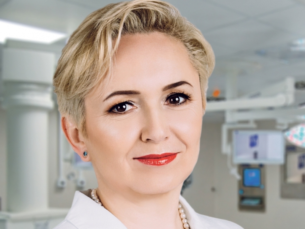 „Įsteigus miokardo infarkto gydymo centrų (klasterių) sistemą būtinąją pagalbą galima suteikti daug greičiau ir efektyviau, mirštamumas pastebimai sumažėjo. Nors ir infarktu serga palyginus nedidelė populiacijos dalis, tačiau tai yra labai rimta patologija. Todėl ūminiu miokardo infarktu sergantis pacientas neturi būti paliktas rajoninėje ligoninėje, o vežamas į tą centrą, kur teikiamos intervencinės kardiologijos paslaugos“, - sako Kauno klinikų Kardiologijos klinikos Išeminės širdies ligos skyriaus vadovė doc. dr. Olivija Gustienė.