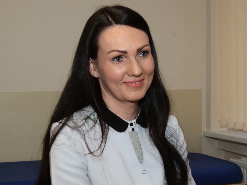 „Daugeliui mūsų sunkumai užsisegti sagą arba nusiskusti barzdą, valgyti peiliu ir šakute atrodo nesuprantami, tačiau tiems, kurie patyrė traumas, tai - didelis žingsnis“, - Kauno Respublikinės ligoninės ergoterapeutė Silva Vaicekauskaitė-Bagdonė.