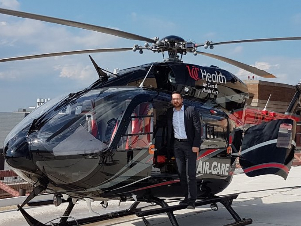 „Gydytojas turi įrodyti, kad jis ne tik turi gerus klinikinius įgūdžius, bet ir moka tinkamai bendrauti tiek su pacientu, jo artimaisiais, tiek su kolegomis. Be to, vertinami mokslinio darbo rengimo gebėjimai, lavinami lyderystės, sveikos gyvensenos ir ligų profilaktikos įgūdžiai“, – apie studijų procesą LSMU kalbėjo K.Stašaitis.
