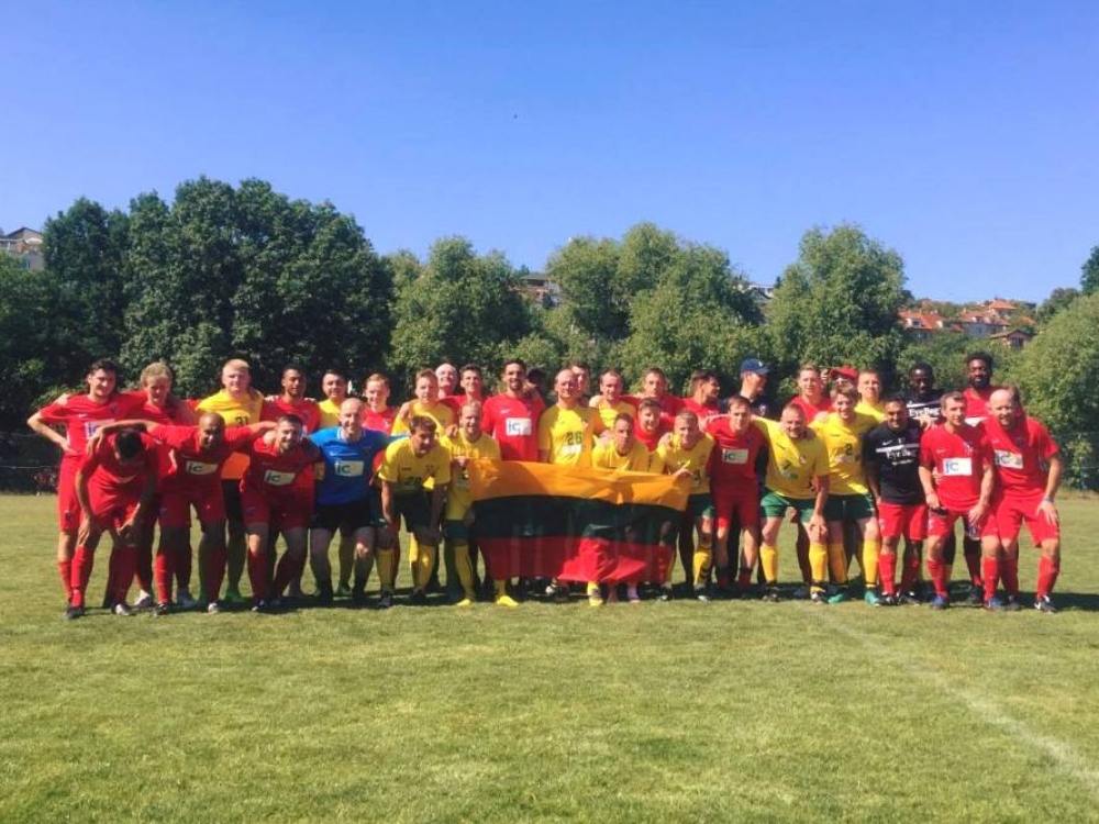 Lietuvos ir Anglijos medikų futbolo komandos