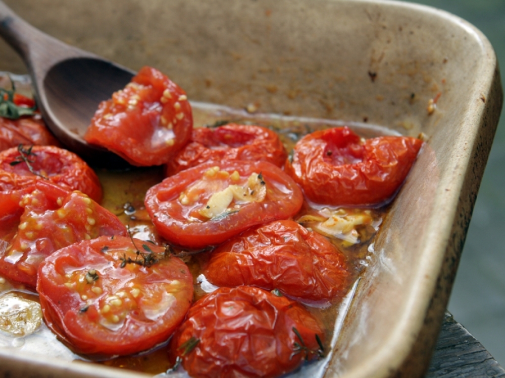 Harvardo mokslininkai neseniai ištyrė, kad genus teigiamai veikia likopenas, kurio gausu termiškai apdorotuose pomidoruose, mat šios medžiagos koncentracija išauga jį veikiant aukšta temperatūra.