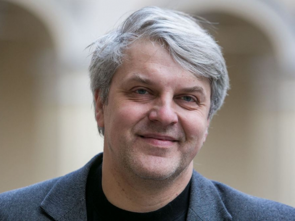 „Panagrinėję šiuolaikinių žmonių maistą, rasime daug dalykų, ateinančių iš gilios praeities. Pavyzdžiui, vasarą populiarus mėsos kepimas ant žarijų yra viena seniausių maisto gaminimo technologijų, siekiančių net akmens amžių“, - sako profesorius ir humanitarinių mokslų daktaras Rimvydas Laužikas.