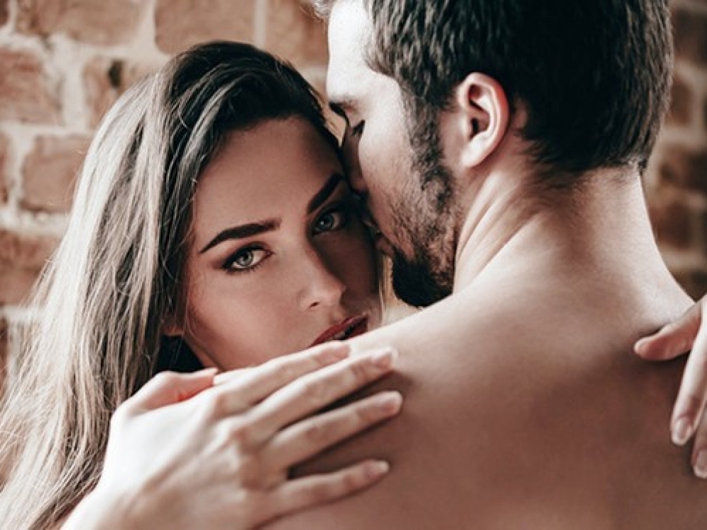 Kartais sutikus išties mylimą žmogų tenka atsisakyti dalies seksualinių troškimų. Tokia artumo – ir seksualinio, ir žmogiškojo – kaina. 