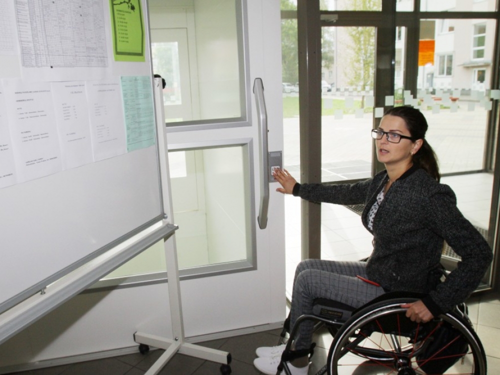 „Nežinau, kaip toliau išsirutulios veiksmai, yra galimybė ir teismo būdu spręsti situaciją. Bet viliuosi, kad to neprireiks“, - apie situaciją Rudaminos „Ryto“ gimnazijoje sakė Lietuvos žmonių su negalia sąjungos projektų koordinatorė Ramunė Šidlauskaitė.