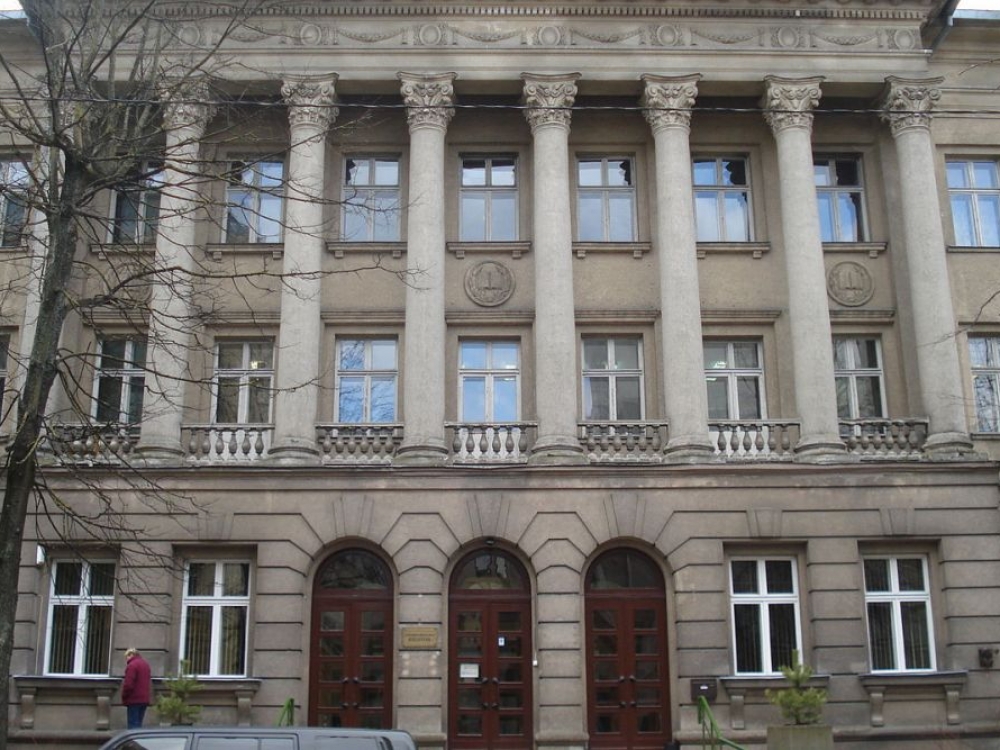 Medicinos bibliotekos uždarymas kelia aistras. Iš atminties ištraukats įdomus faktas – G.Vagnoriaus Vyriausybė Santariškėse, P.Baublio g. 7, buvo skyrusi sklypą naujai Medicinos bibliotekai pastatyti. Skirti skyrė, o vėliau visi pamiršo...